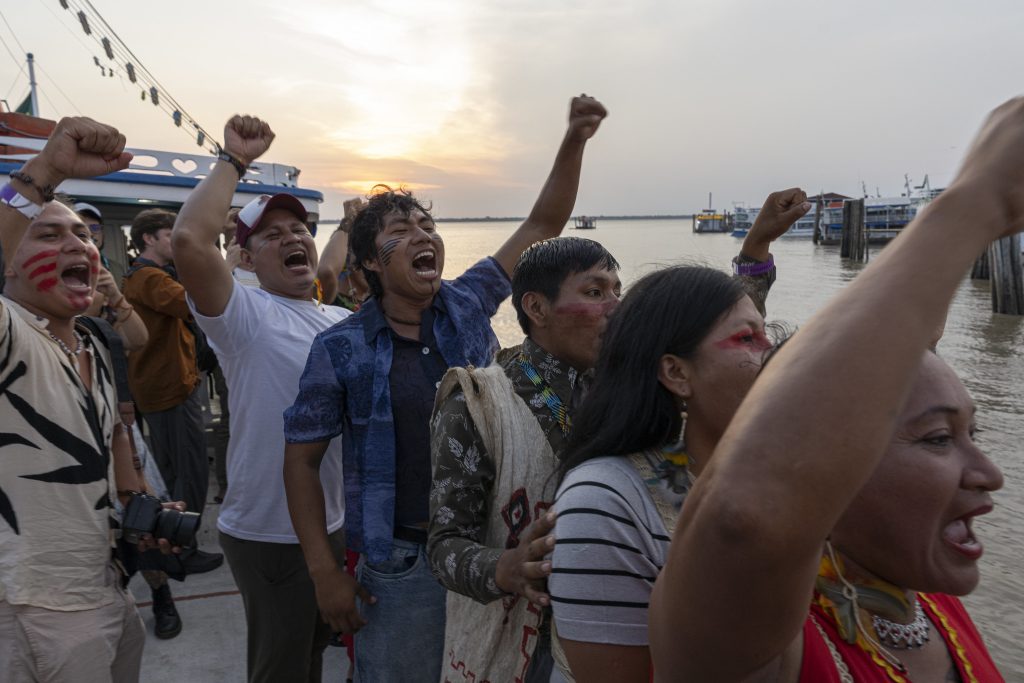 Chegada e desembarque da flotilha em Belém